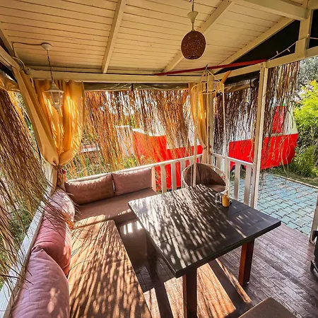 Campeggio Mona Glamping Caravan