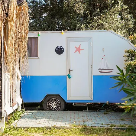 Mona Glamping Caravan Campeggio Seferihisar