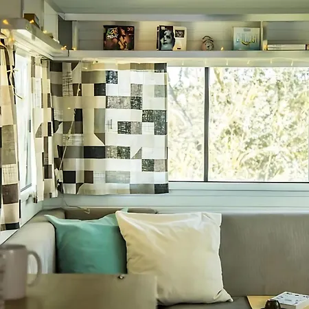 Campeggio Mona Glamping Caravan