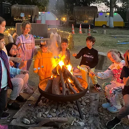 Campeggio Mona Glamping Caravan