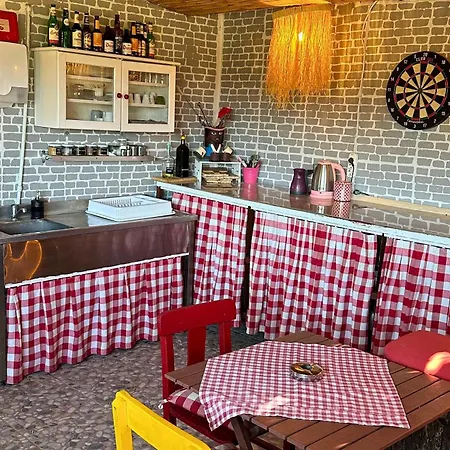 Campeggio Mona Glamping Caravan *