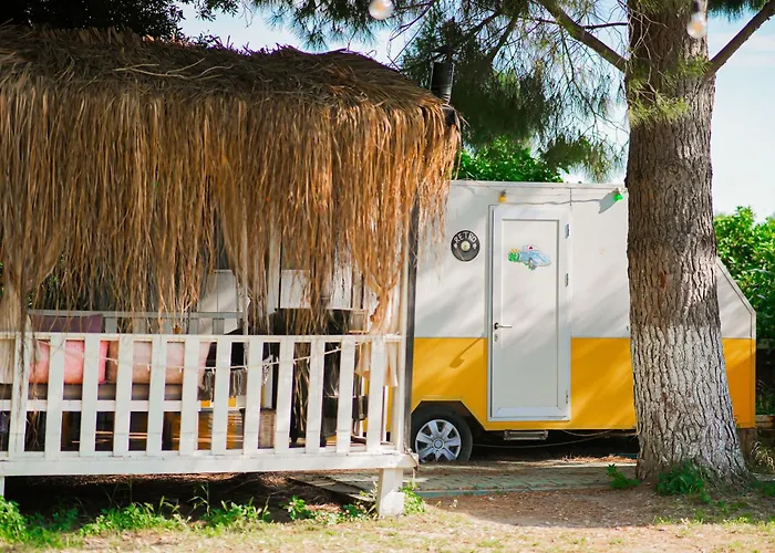 Mona Glamping Caravan