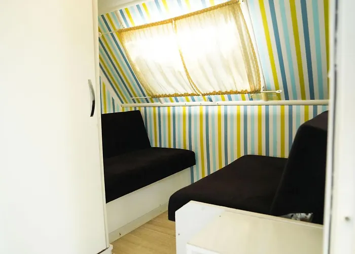 Mona Glamping Caravan Kemp