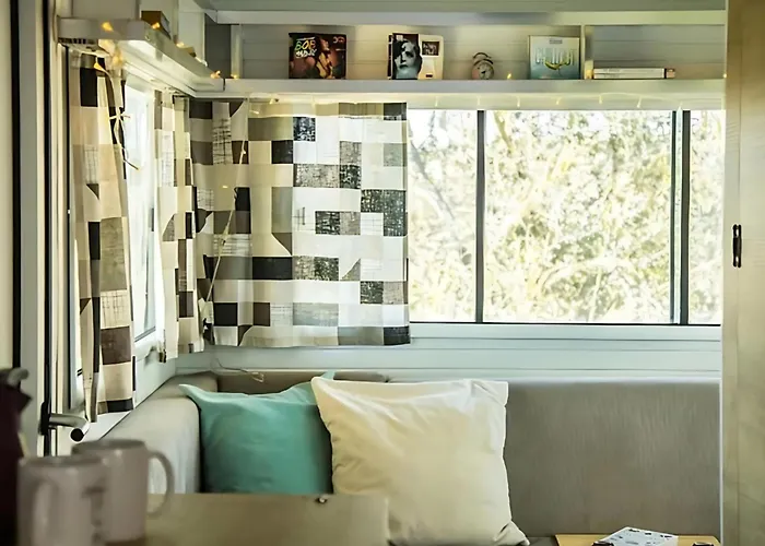 Kemp Mona Glamping Caravan