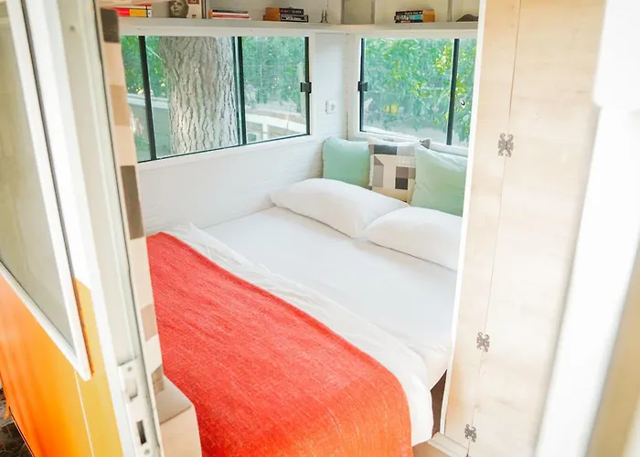 Mona Glamping Caravan Kemp