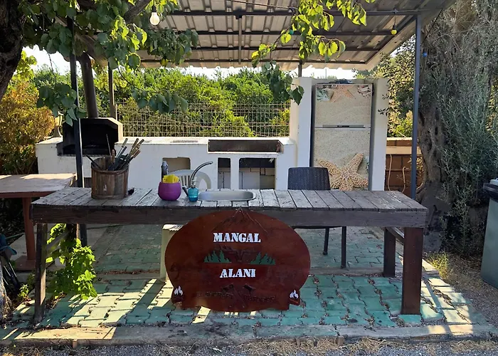 Mona Glamping Caravan