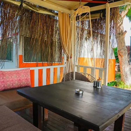 Mona Glamping Caravan Campingplatz