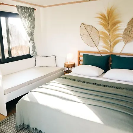 אתר קמפינג Mona Glamping Caravan