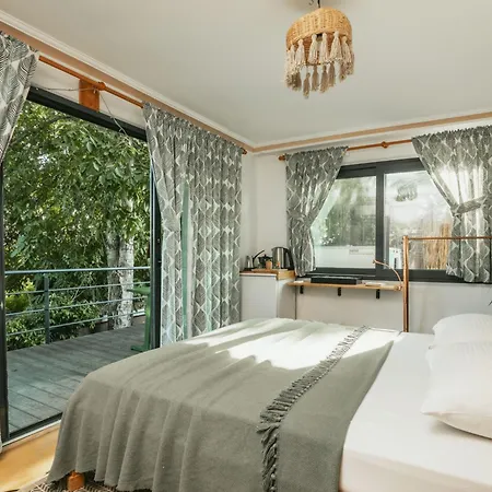 אתר קמפינג Mona Glamping Caravan ספריהיסאר