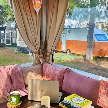 Camping Mona Glamping Caravan