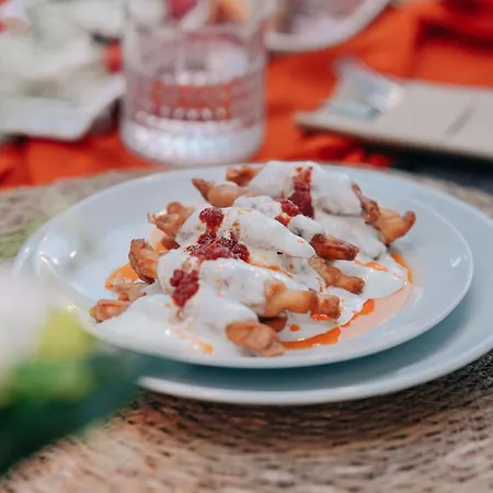 Camping Mona Glamping Caravan *