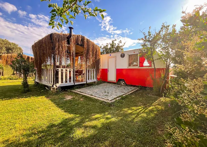 Kemp Mona Glamping Caravan Seferihisar