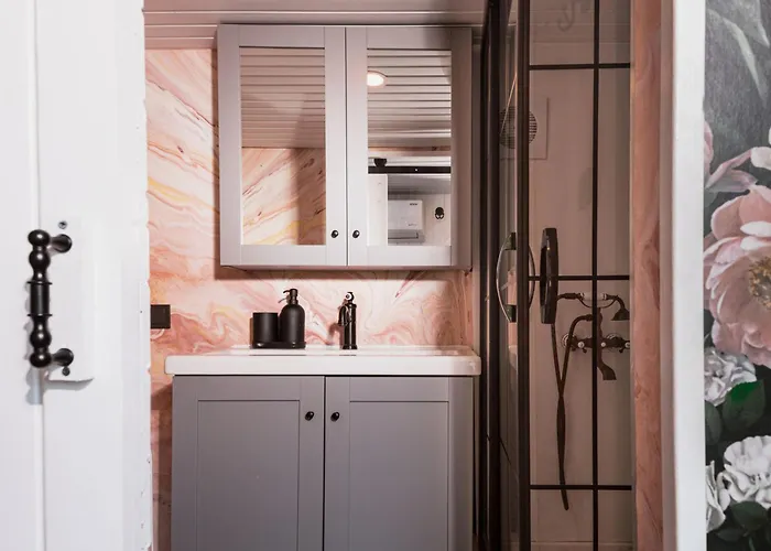 مكان تخييم Mona Glamping Caravan