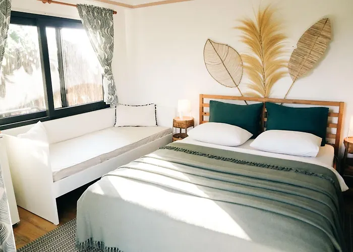 مكان تخييم Mona Glamping Caravan