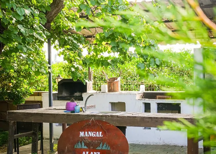 Mona Glamping Caravan مكان تخييم *