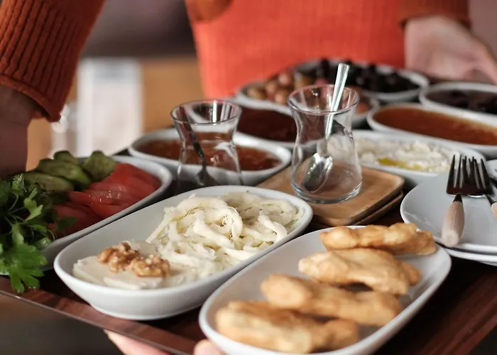 مكان تخييم Mona Glamping Caravan سفيريهيسار