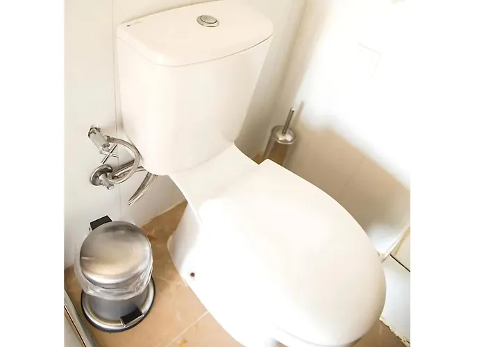 مكان تخييم Mona Glamping Caravan